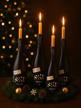 ✨ Čtvrtá adventní neděle, zlatá ✨ Poslední adventní svíčka nám připomíná teplo domova, klid a radost z blížících se Vánoc....